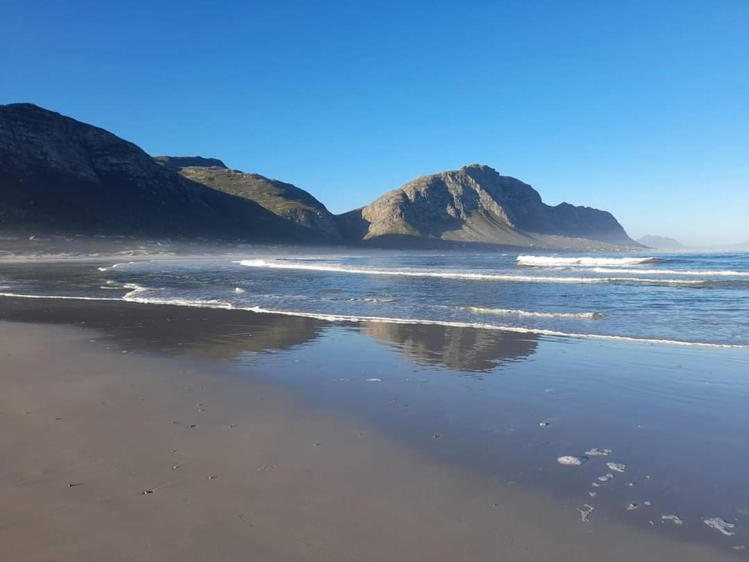 Nivenia Beach House Bettyʼs Bay Esterno foto