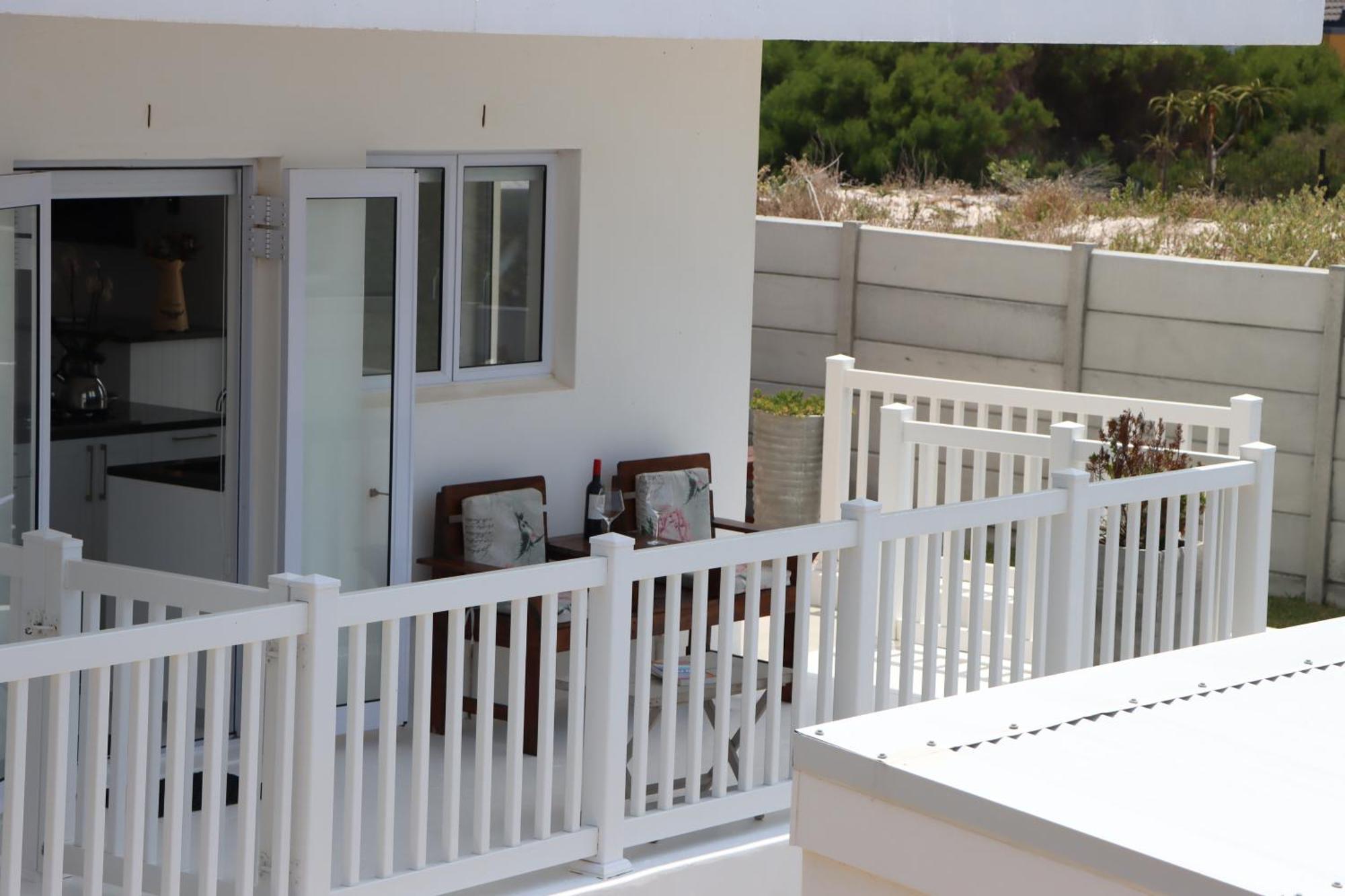 Nivenia Beach House Bettyʼs Bay Esterno foto