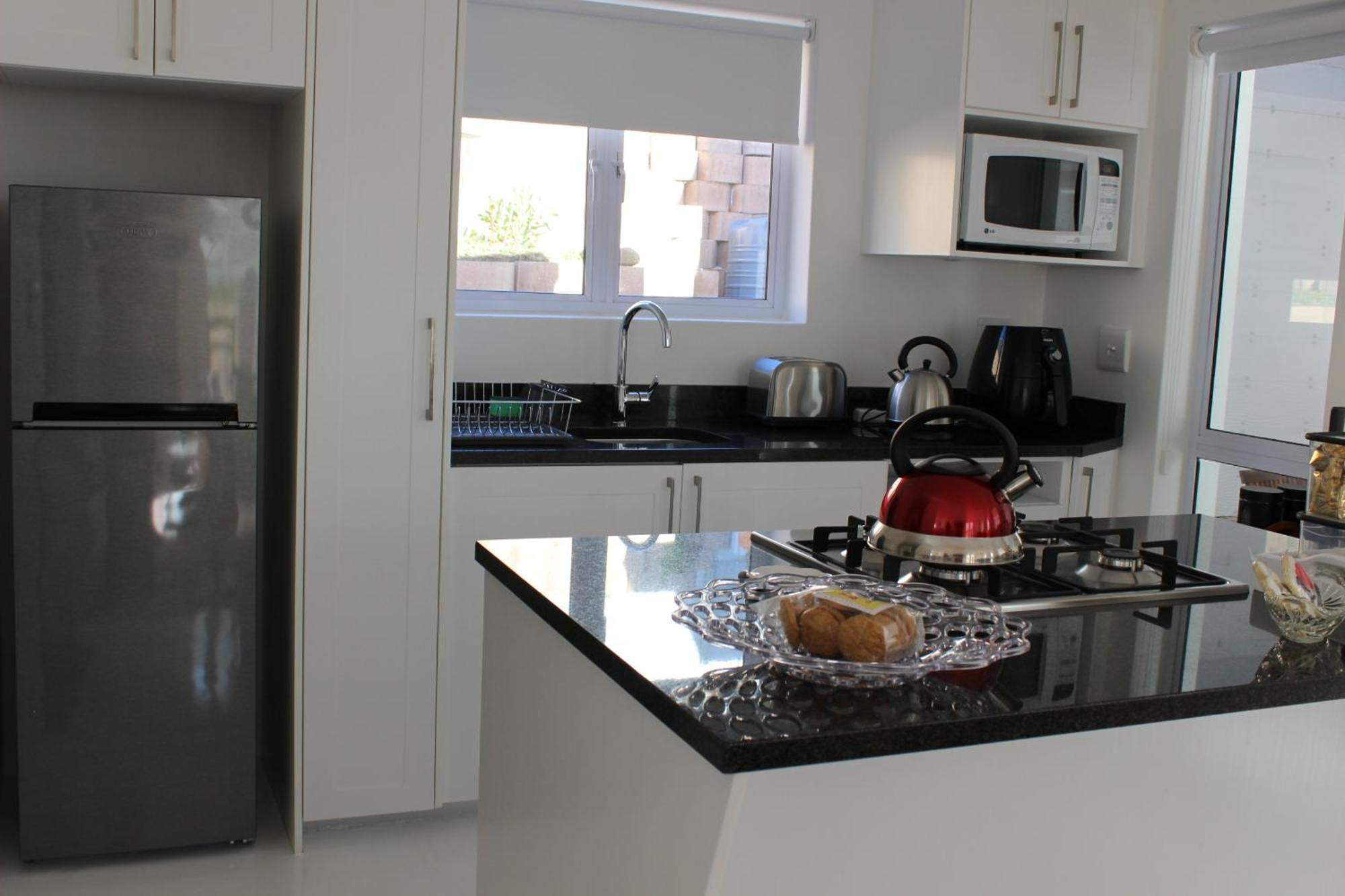 Nivenia Beach House Bettyʼs Bay Esterno foto