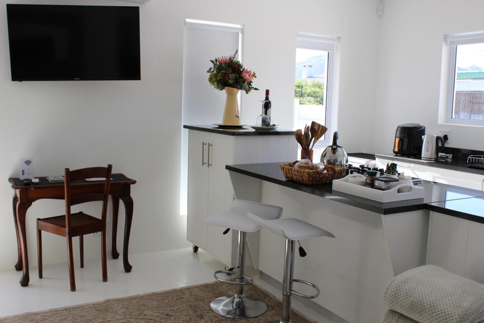 Nivenia Beach House Bettyʼs Bay Esterno foto